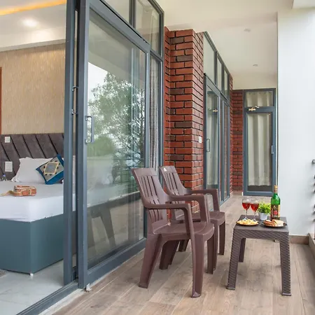 The Hill Crest Kasauli Apartment Exterior photo