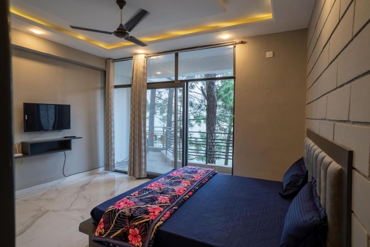 The Hill Crest Apartment *