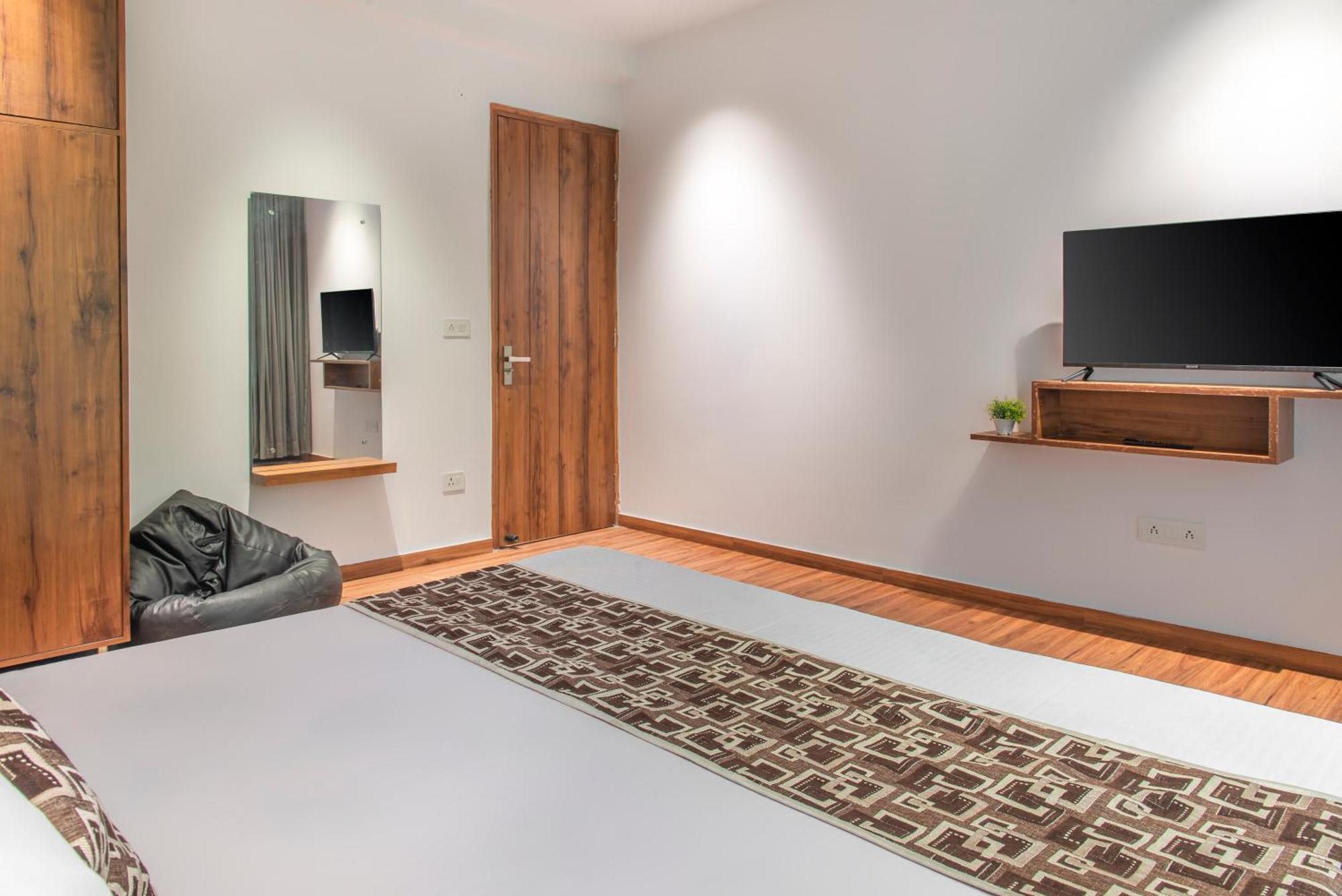 The Hill Crest Apartment