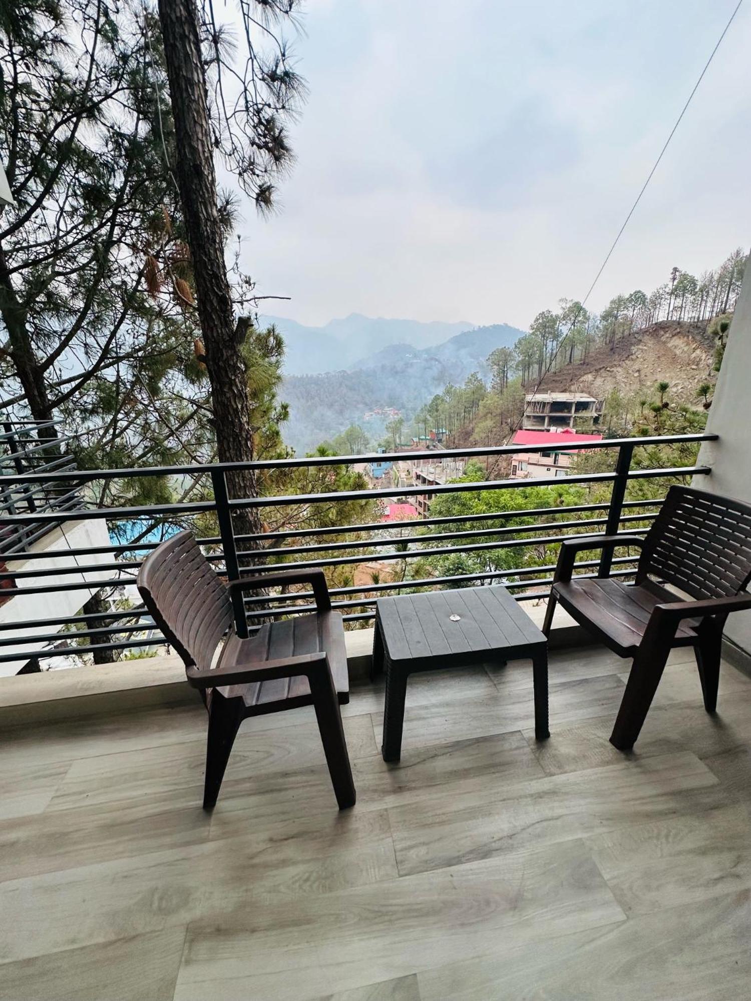 The Hill Crest Apartment Kasauli