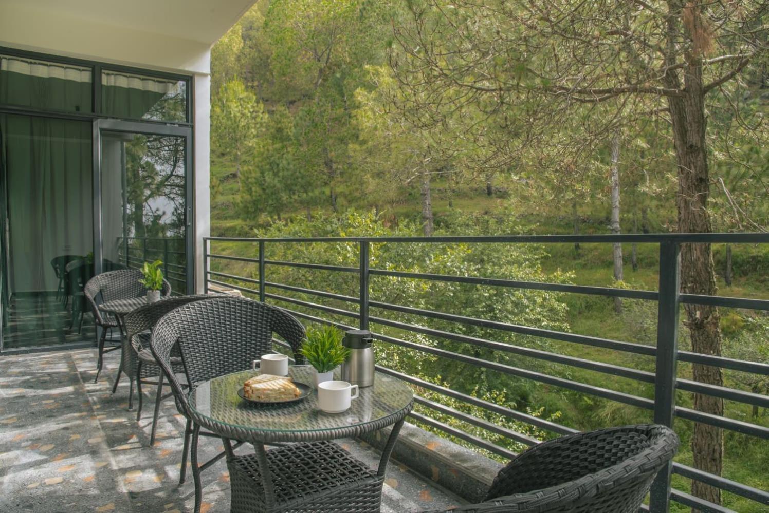 The Hill Crest Apartment *